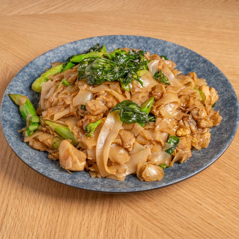 Lunch Menu: Chinese, Thai, Asian-Fusion Options